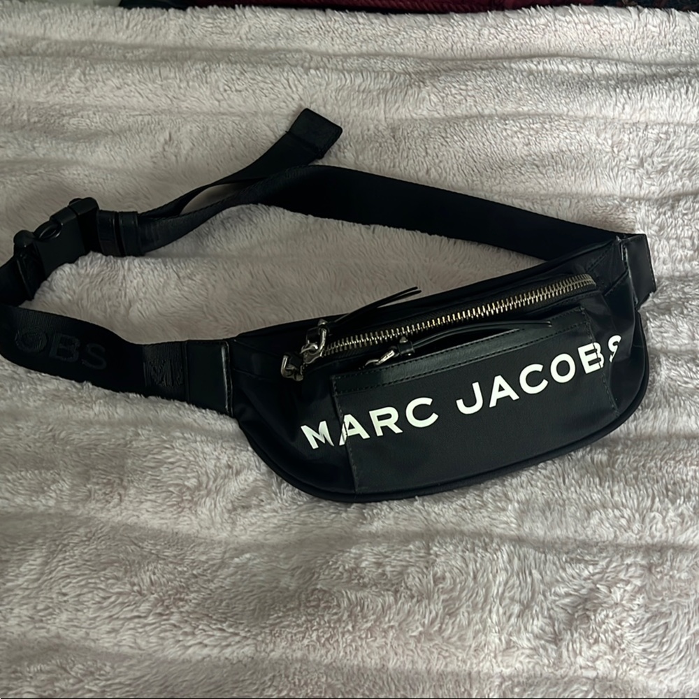 Marc Jacobs Black Belt Bag - Authentic